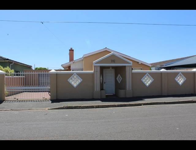 4 BEDROOM HOUSE FOR SALE IN TOWNSEND ESTATE